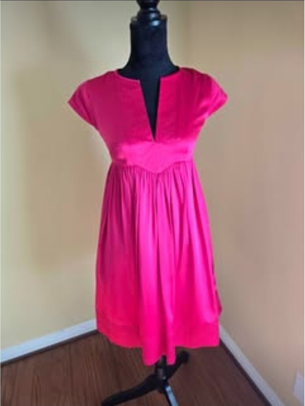Maggy London hot Pink Silk Pleated V-Neck Cap Sleeve with Pockets Dress sz 4